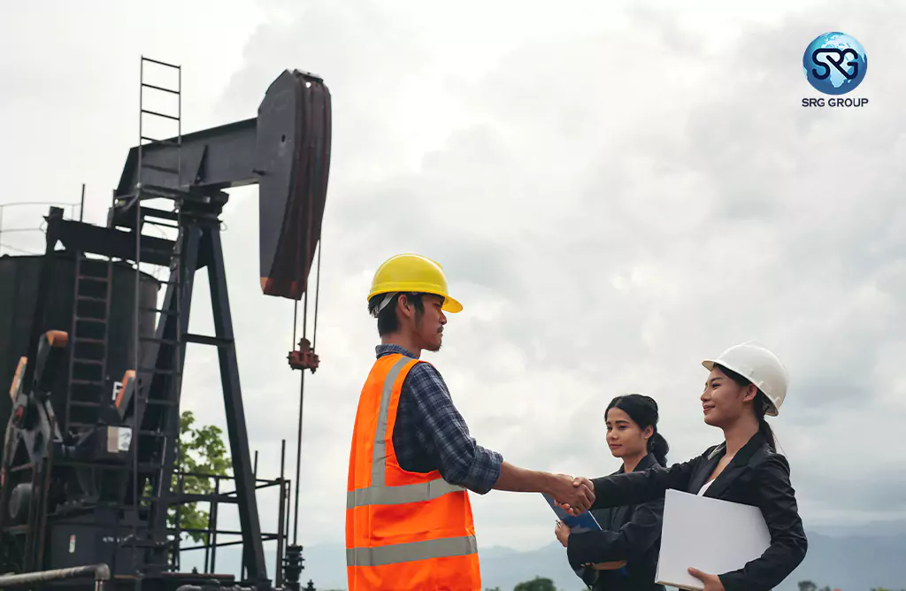 Engineer and worker collaboration at the drilling site